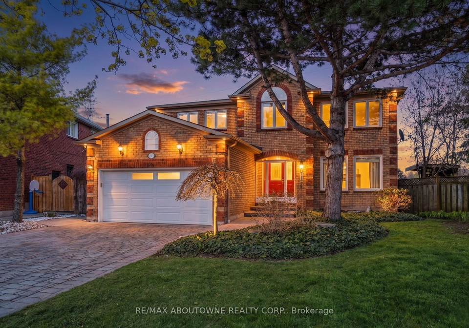 4330-spinningdale-court-mississauga-ontario-w13233324
