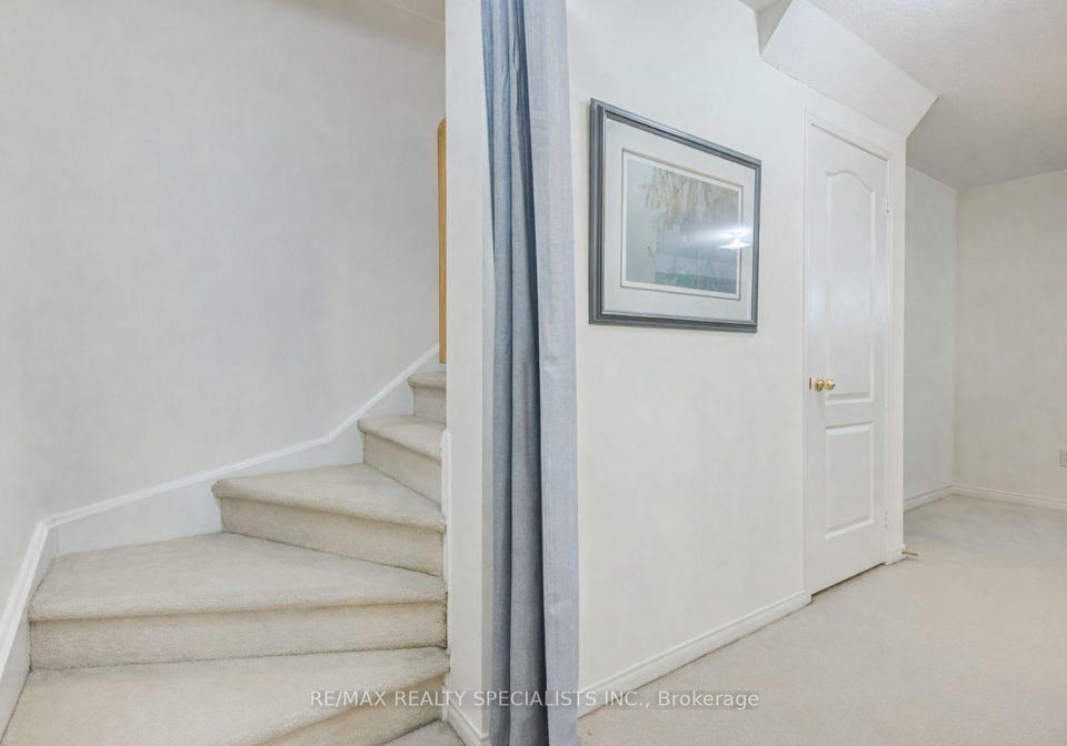 3975-eglinton-avenue-w-mississauga-ontario-w13233352