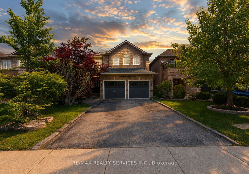 295-queen-mary-drive-brampton-ontario-w13233558