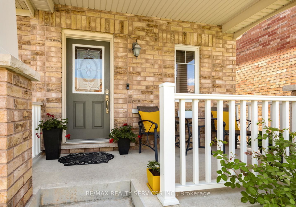 164-mcdougall-cross-milton-ontario-w13233562