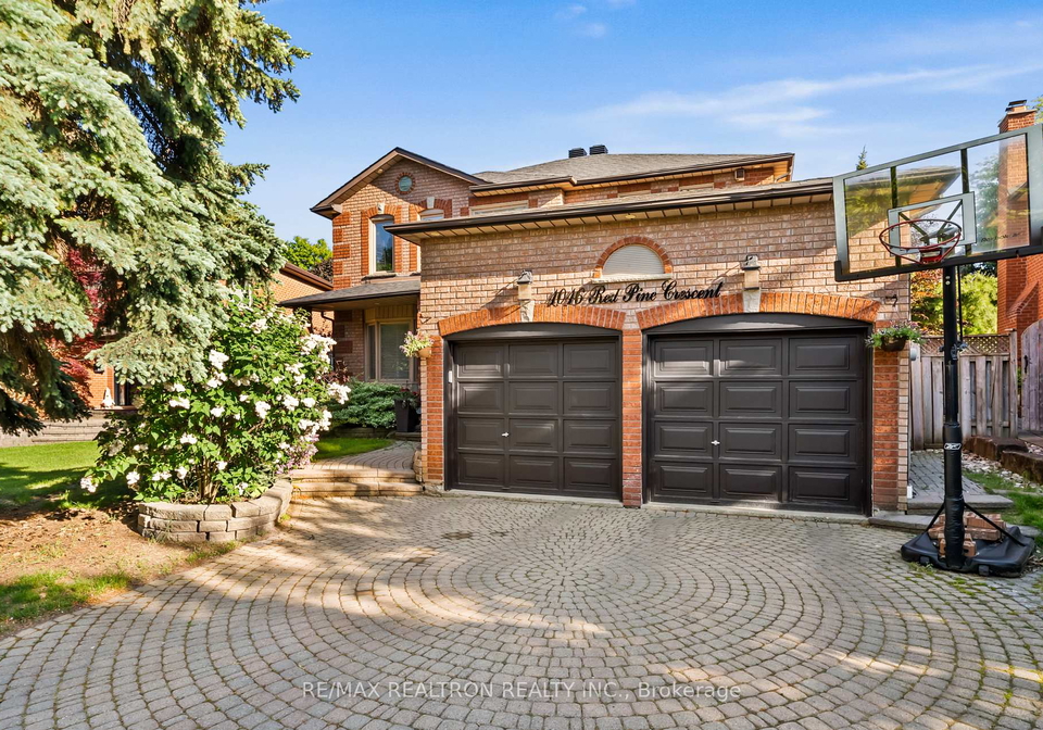 1016-red-pine-crescent-mississauga-ontario-w13233762
