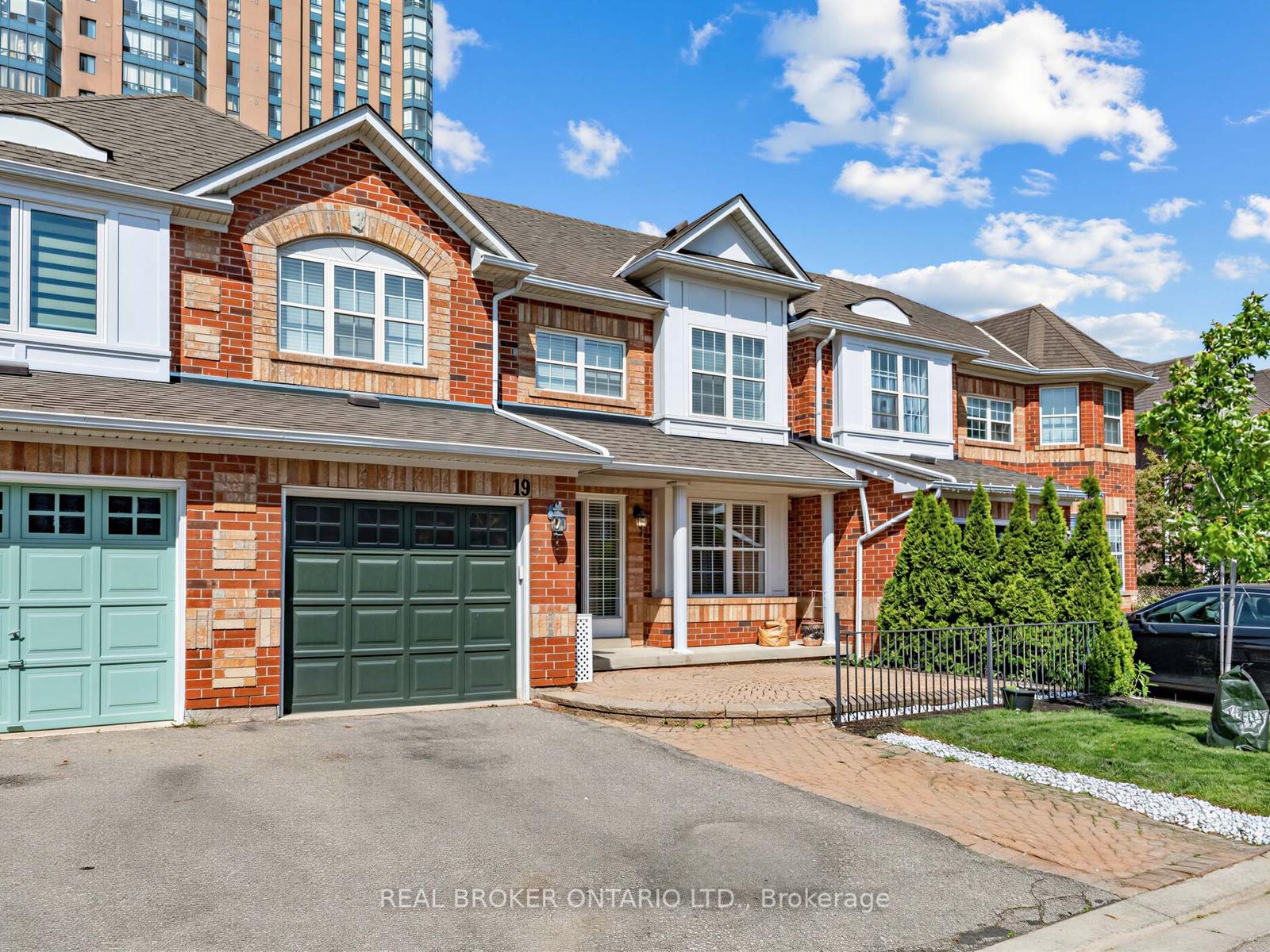 199-hillcrest-avenue-mississauga-ontario-w13233864
