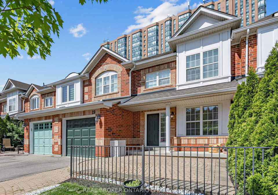 199-hillcrest-avenue-mississauga-ontario-w13233864