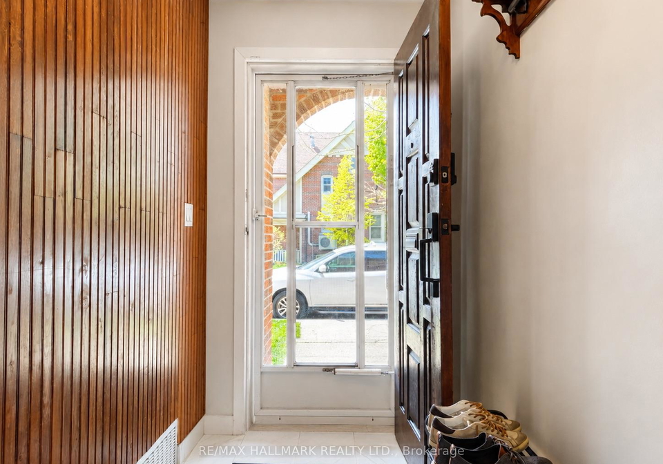 100-ascot-avenue-toronto-ontario-w13233986