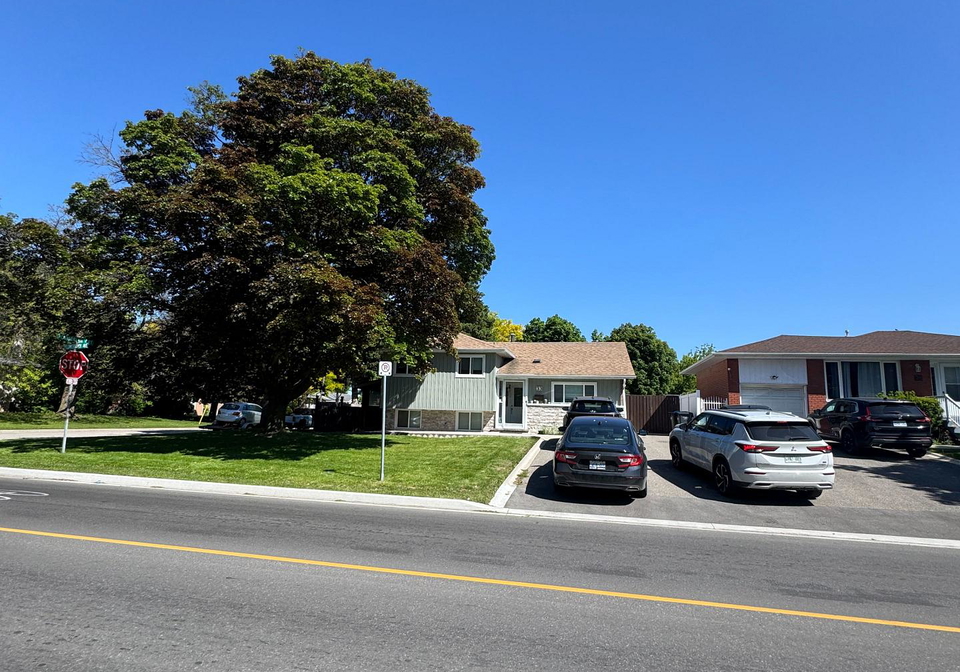 33-flowertown-avenue-brampton-ontario-w13234030