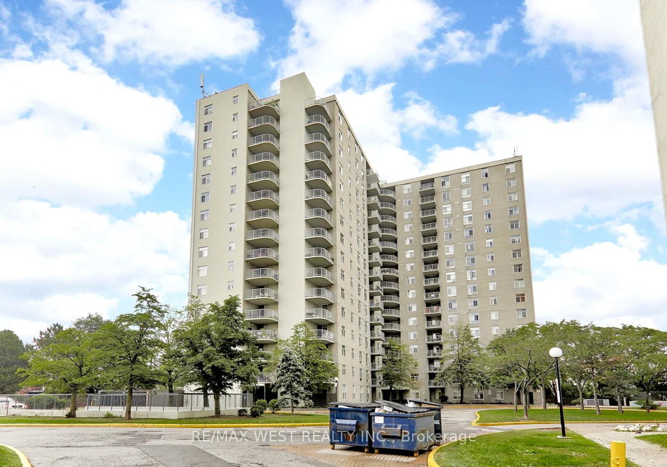 3559-eglinton-avenue-w-north-york-ontario-w13234094