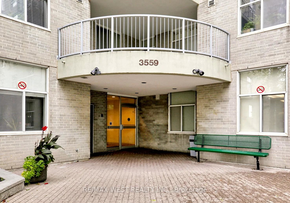 3559-eglinton-avenue-w-north-york-ontario-w13234094