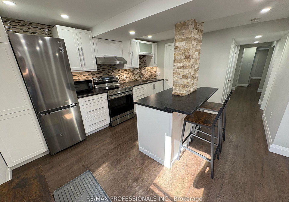19-elmbrook-crescent-etobicoke-ontario-w13234344