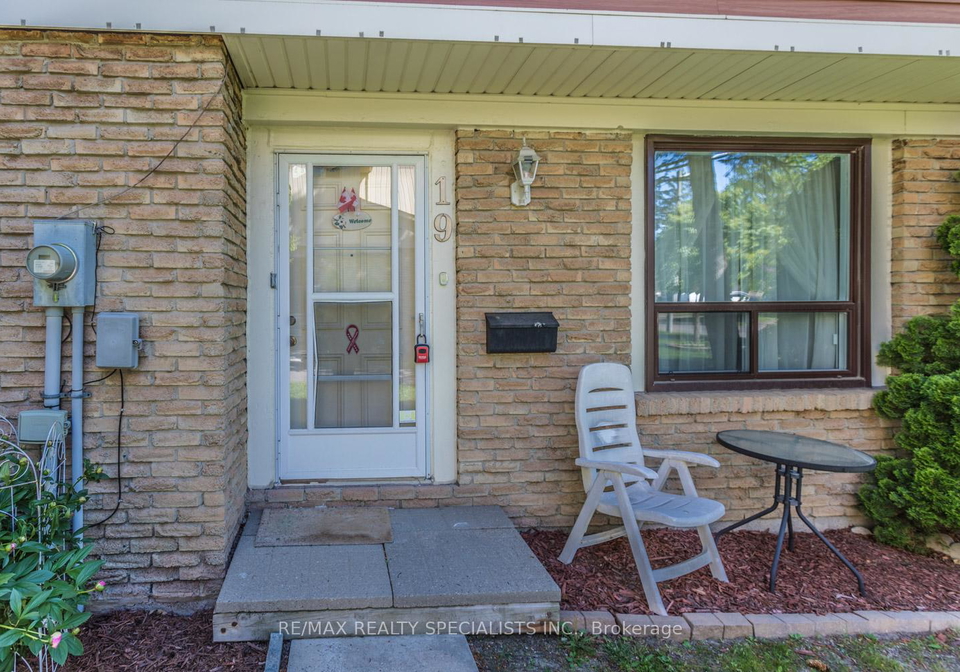 98-falconer-drive-mississauga-ontario-w13234350