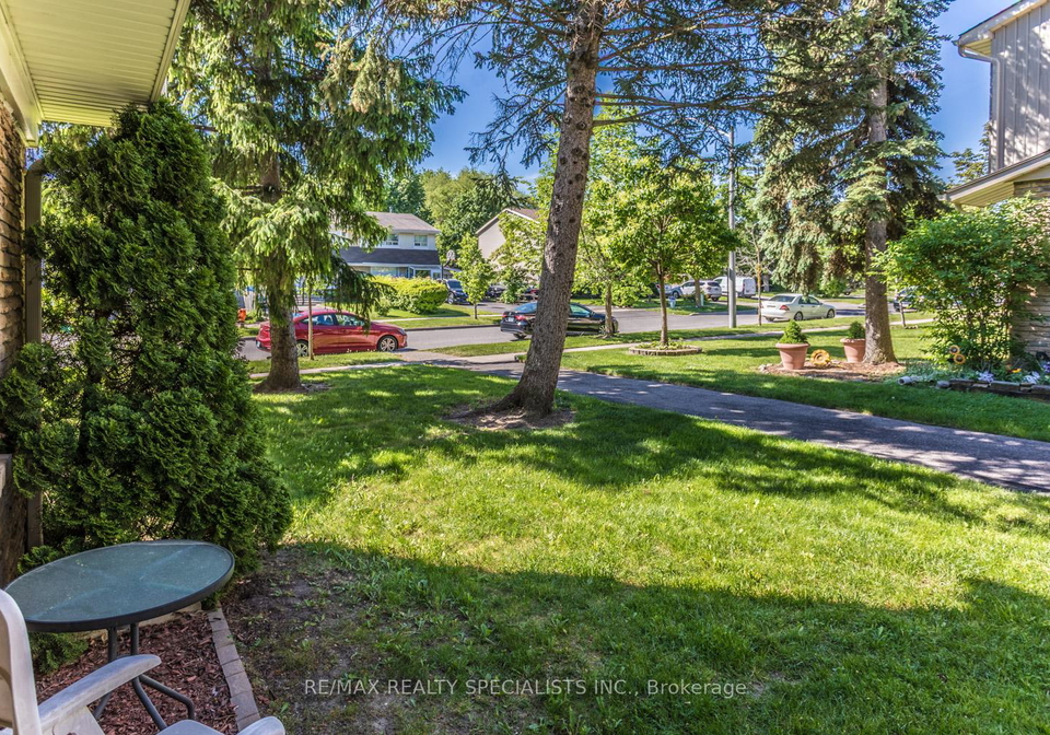 98-falconer-drive-mississauga-ontario-w13234350