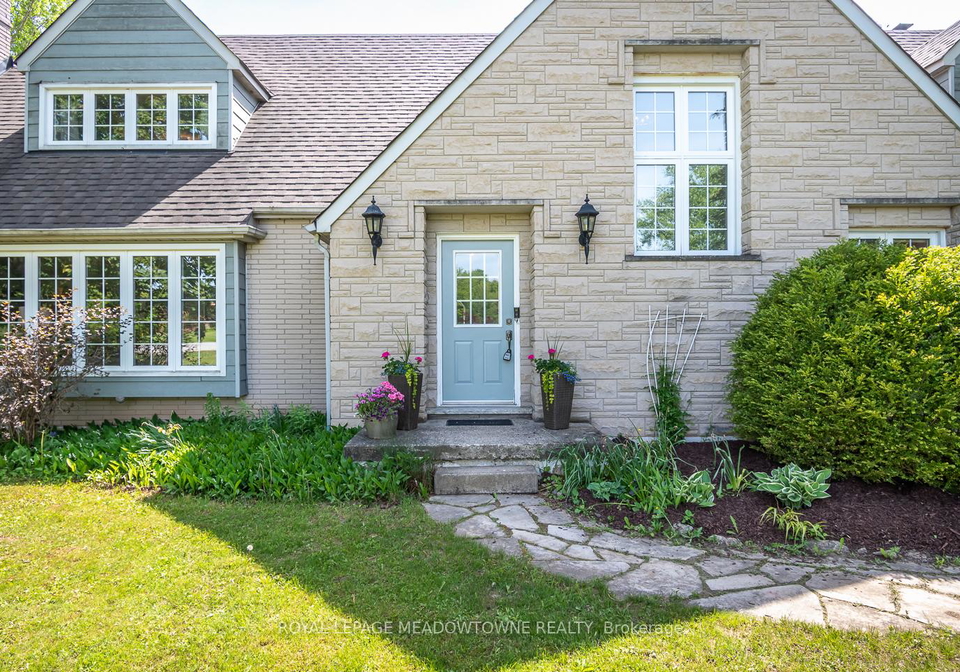 11276-amos-drive-milton-ontario-w13234522