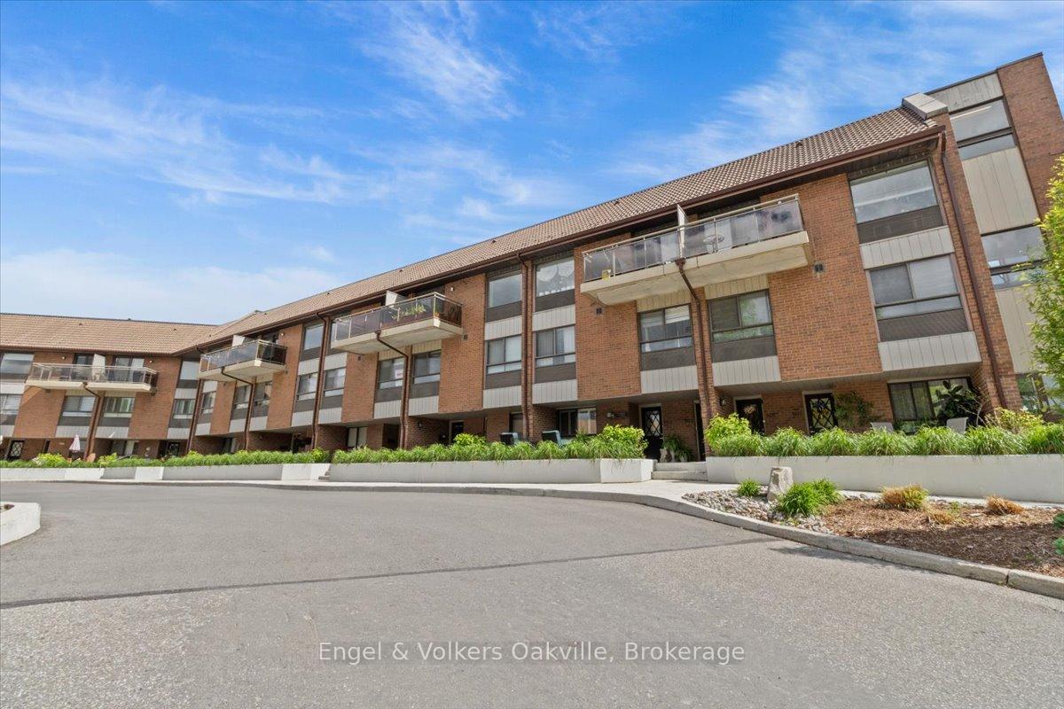 1000-cedarglen-gate-mississauga-ontario-w13234636