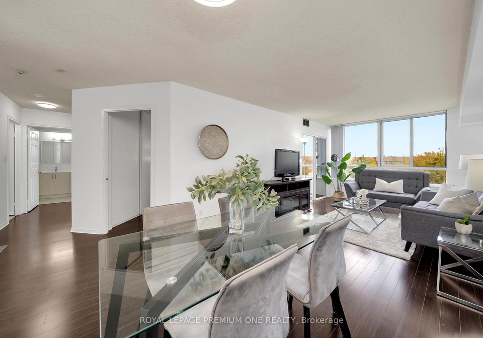 1001-cedarglen-gate-mississauga-ontario-w13234874