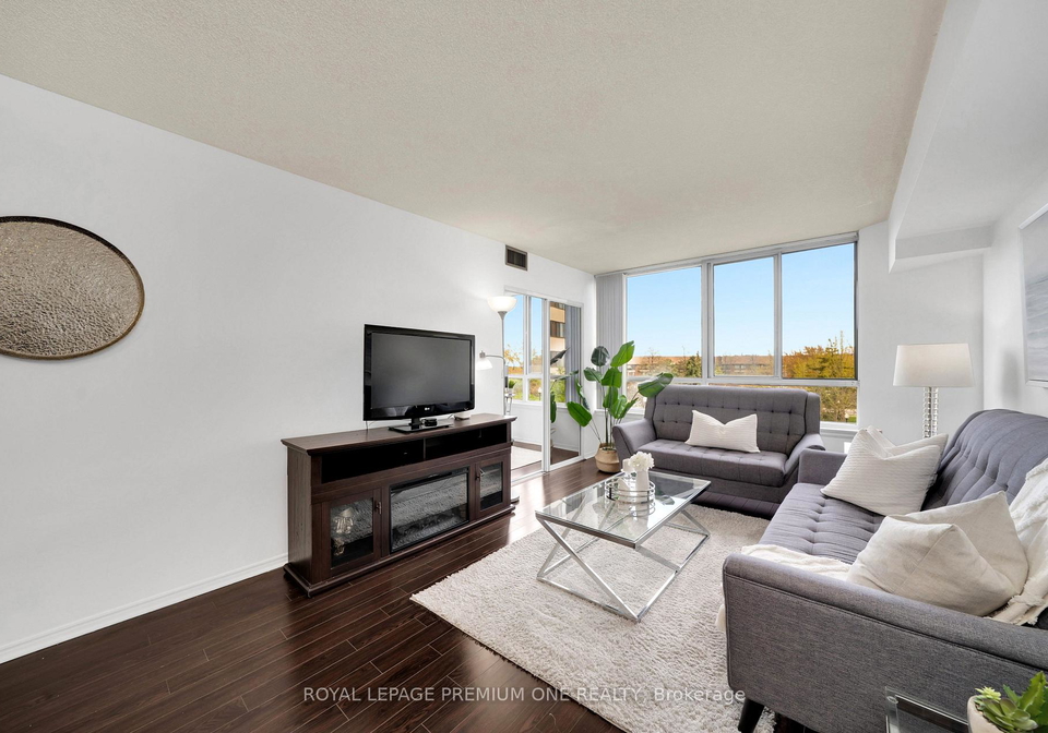 1001-cedarglen-gate-mississauga-ontario-w13234874