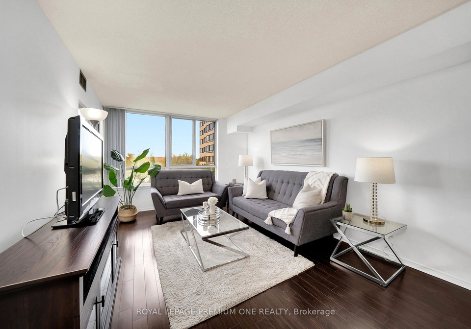 1001-cedarglen-gate-mississauga-ontario-w13234874