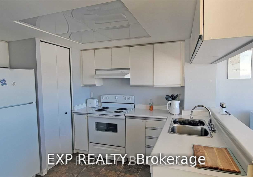 101-subway-crescent-etobicoke-ontario-w13235172