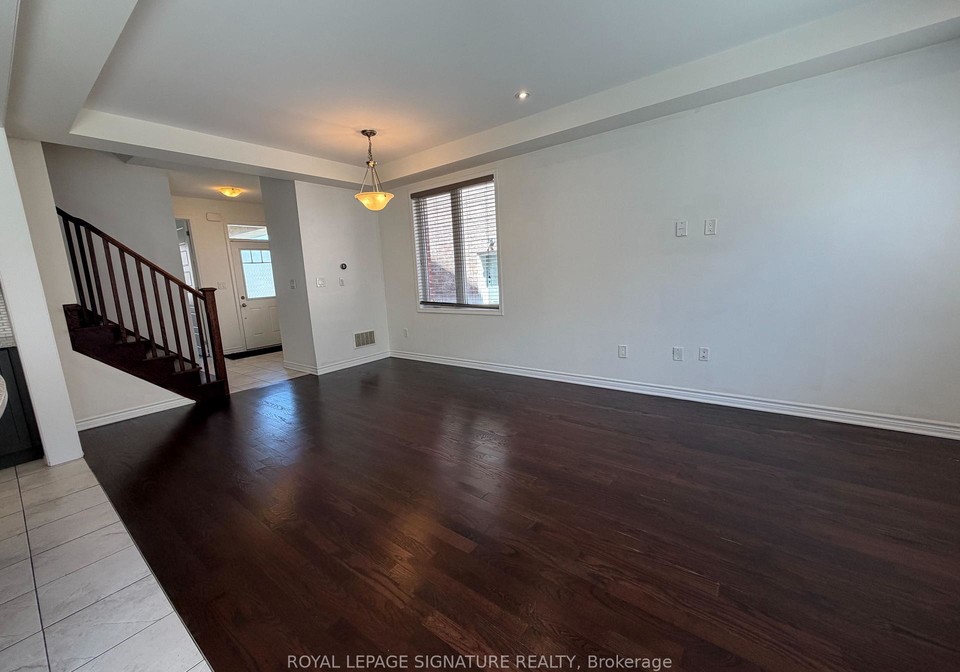 1378-day-terrace-milton-ontario-w13235186