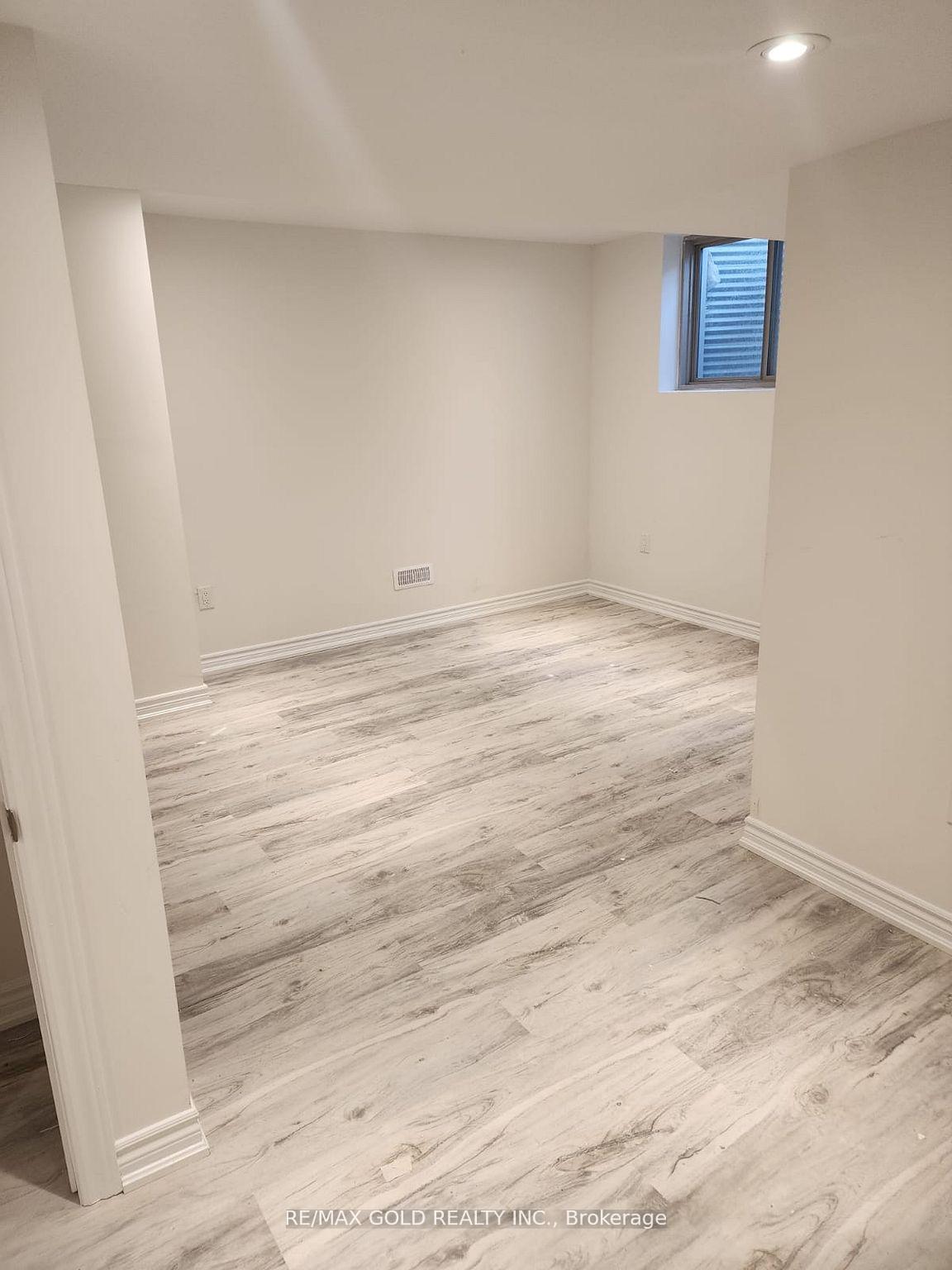 17-hashmi-place-brampton-ontario-w13235394