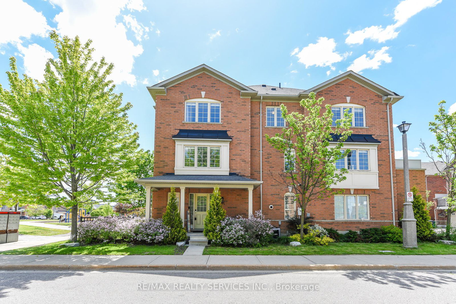 15-peach-drive-s-brampton-ontario-w13235538