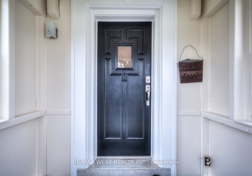 1109-royal-york-road-etobicoke-ontario-w13235750