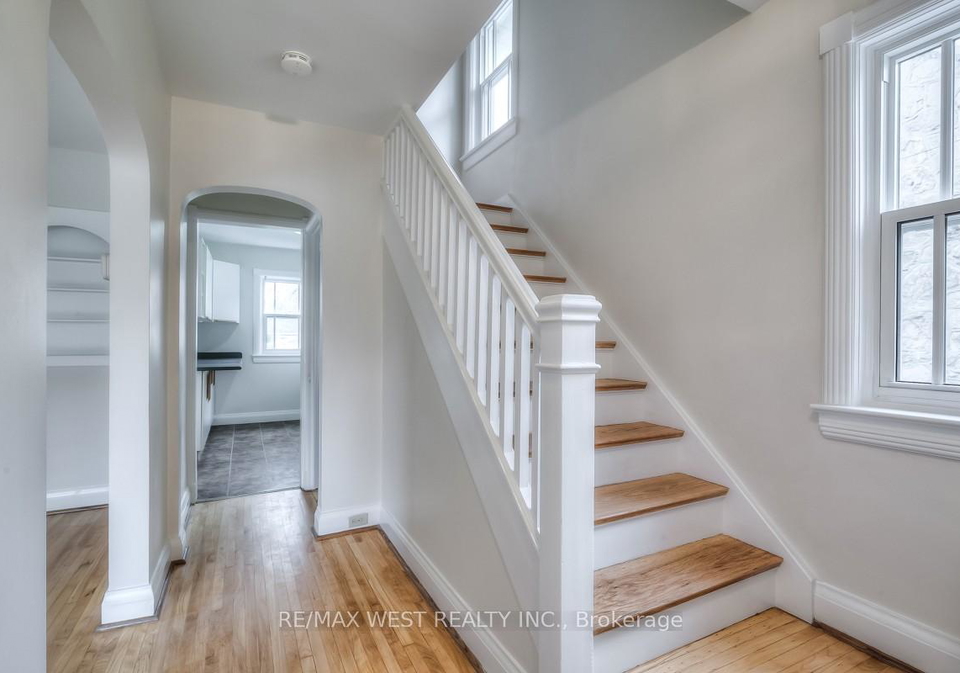 1109-royal-york-road-etobicoke-ontario-w13235750