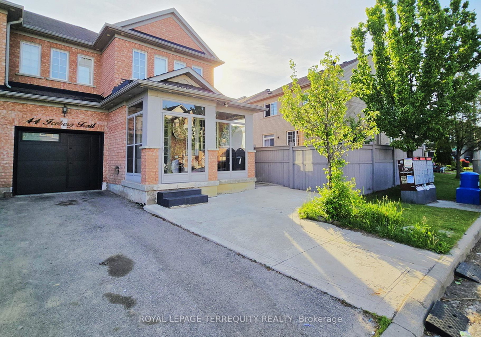 44-iceberg-trail-brampton-ontario-w13235976