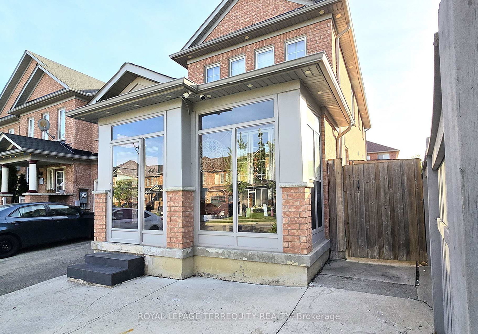 44-iceberg-trail-brampton-ontario-w13235976