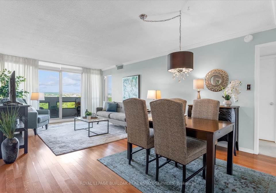 5090-pinedale-avenue-burlington-ontario-w13236344