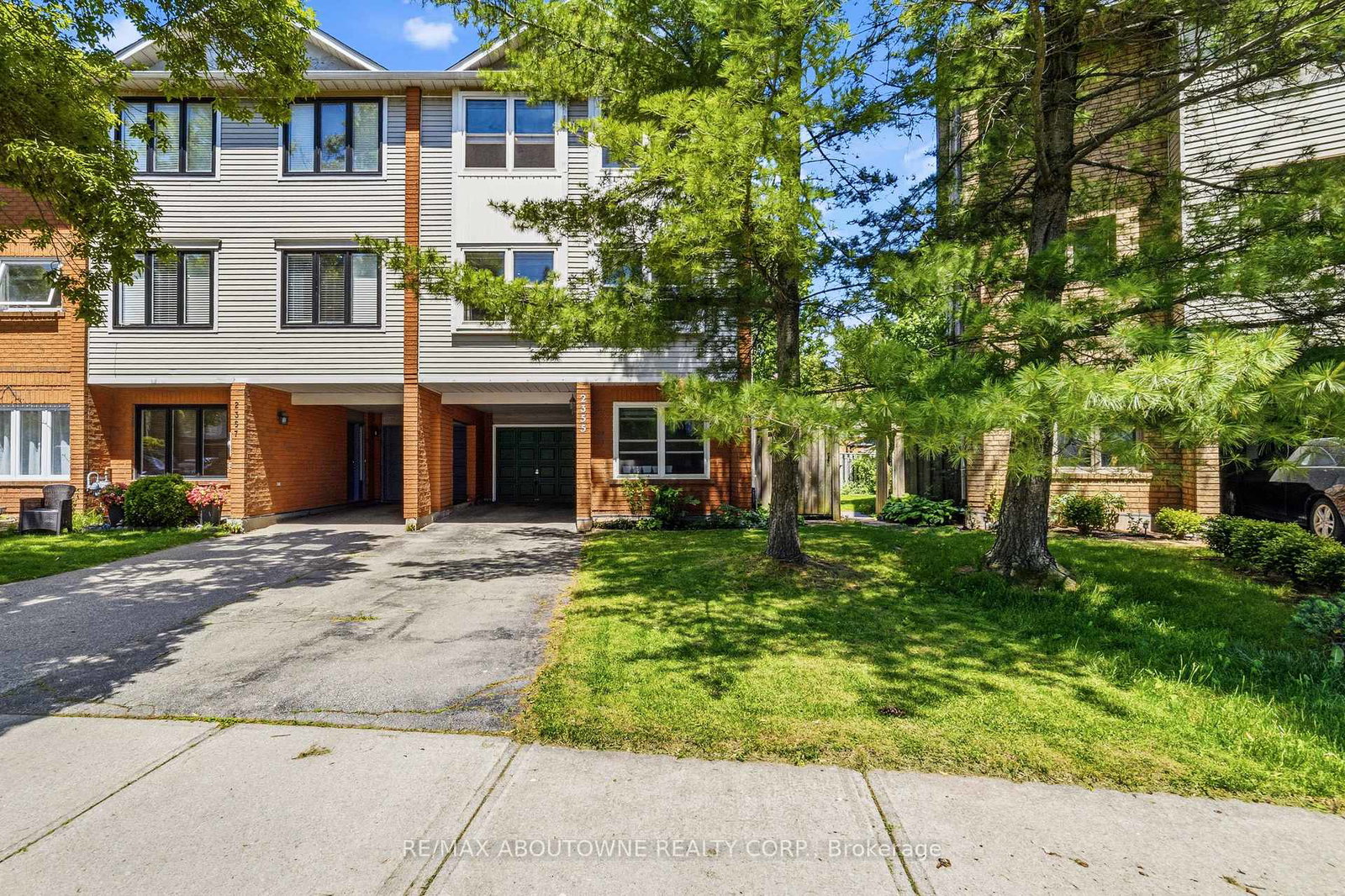 2355-strawfield-court-oakville-ontario-w13236372