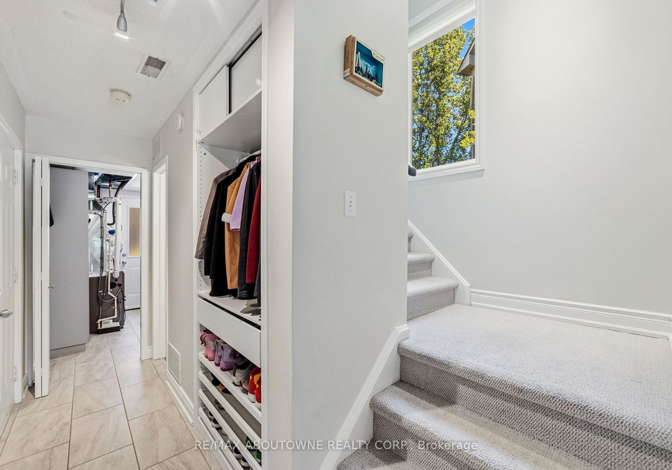 2355-strawfield-court-oakville-ontario-w13236372
