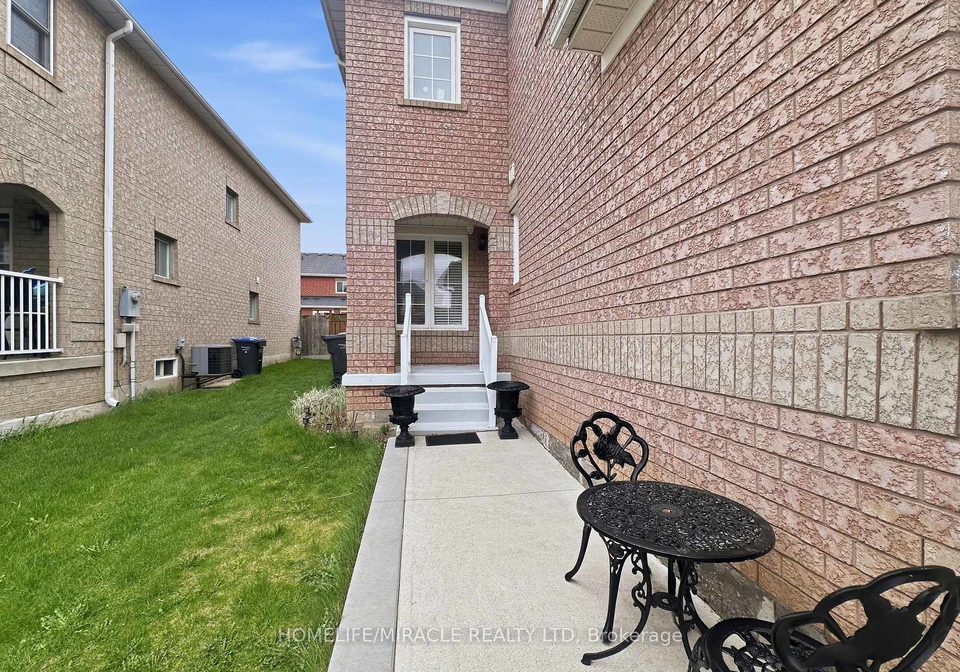 37-prairie-rose-circle-brampton-ontario-w13236472