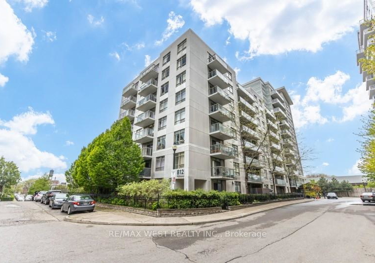 812-lansdowne-avenue-toronto-ontario-w13236540