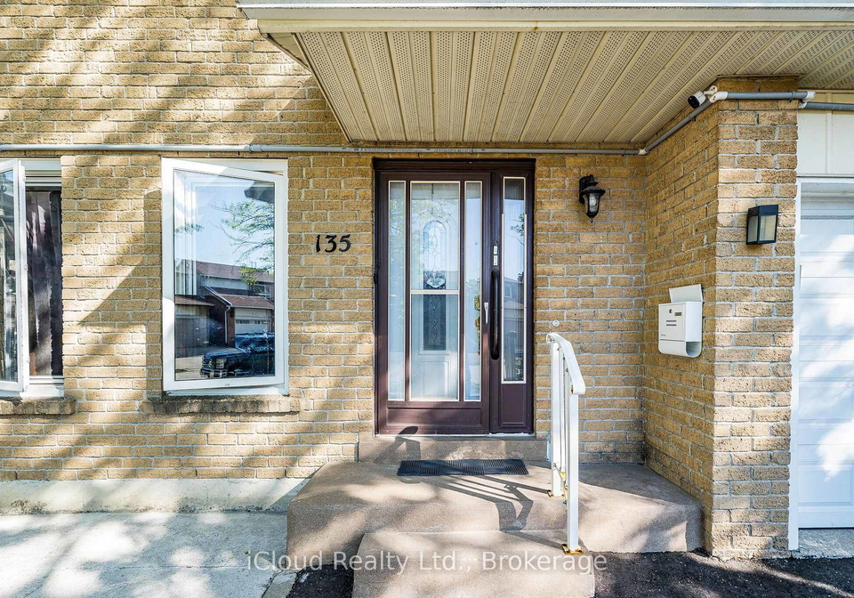 135-autumn-glen-circle-etobicoke-ontario-w13236692