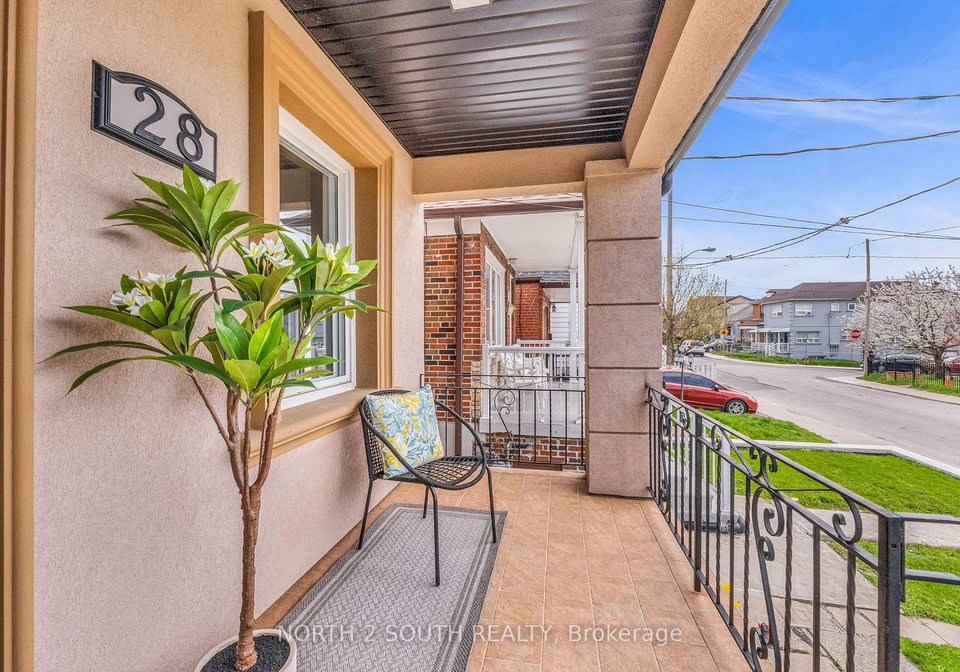 28-teignmouth-avenue-toronto-ontario-w13236854