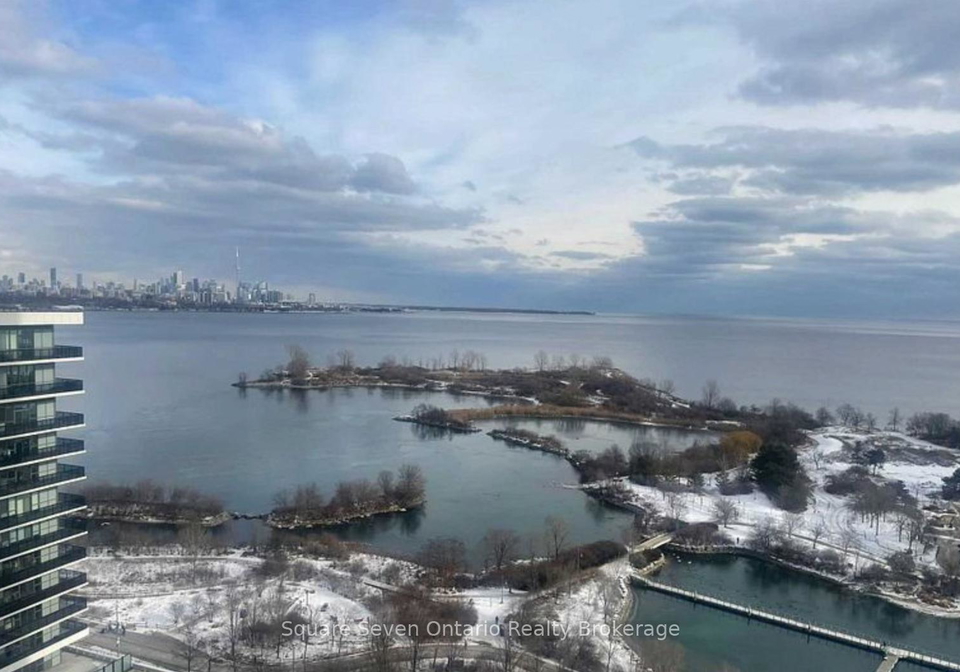 33-shore-breeze-drive-etobicoke-ontario-w13236892