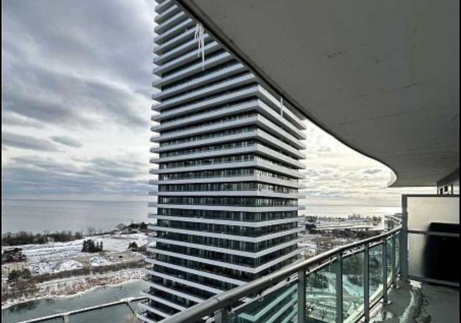 33-shore-breeze-drive-etobicoke-ontario-w13236892