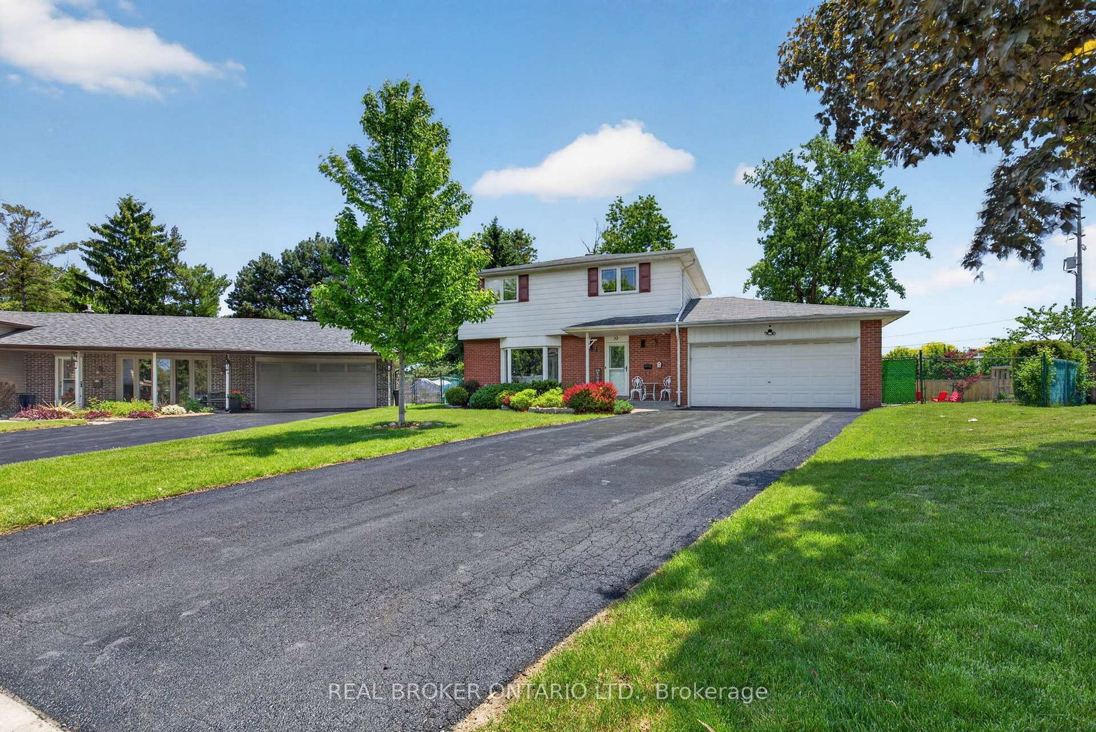 10-essex-place-brampton-ontario-w13236904