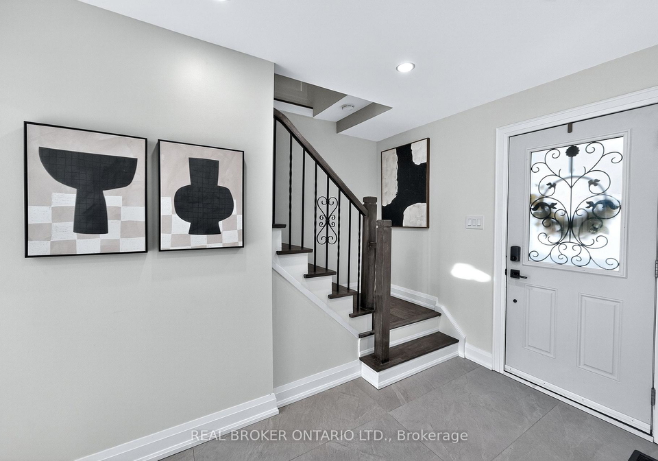 10-essex-place-brampton-ontario-w13236904