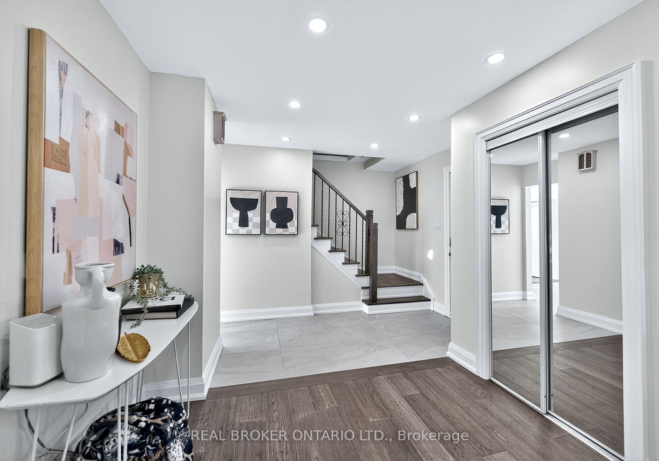 10-essex-place-brampton-ontario-w13236904