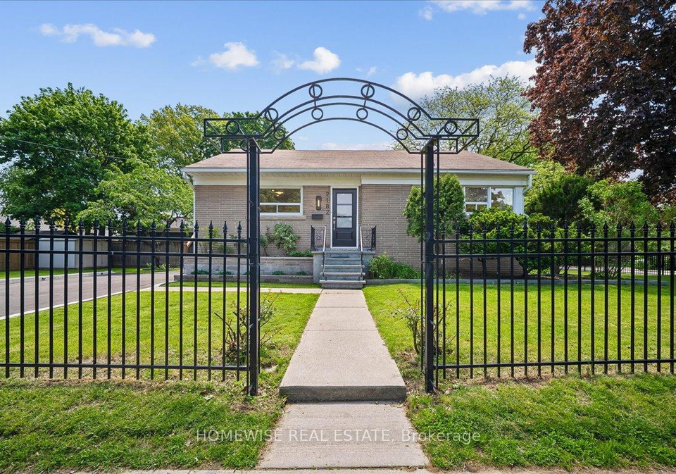 2182-courtland-drive-burlington-ontario-w13237432