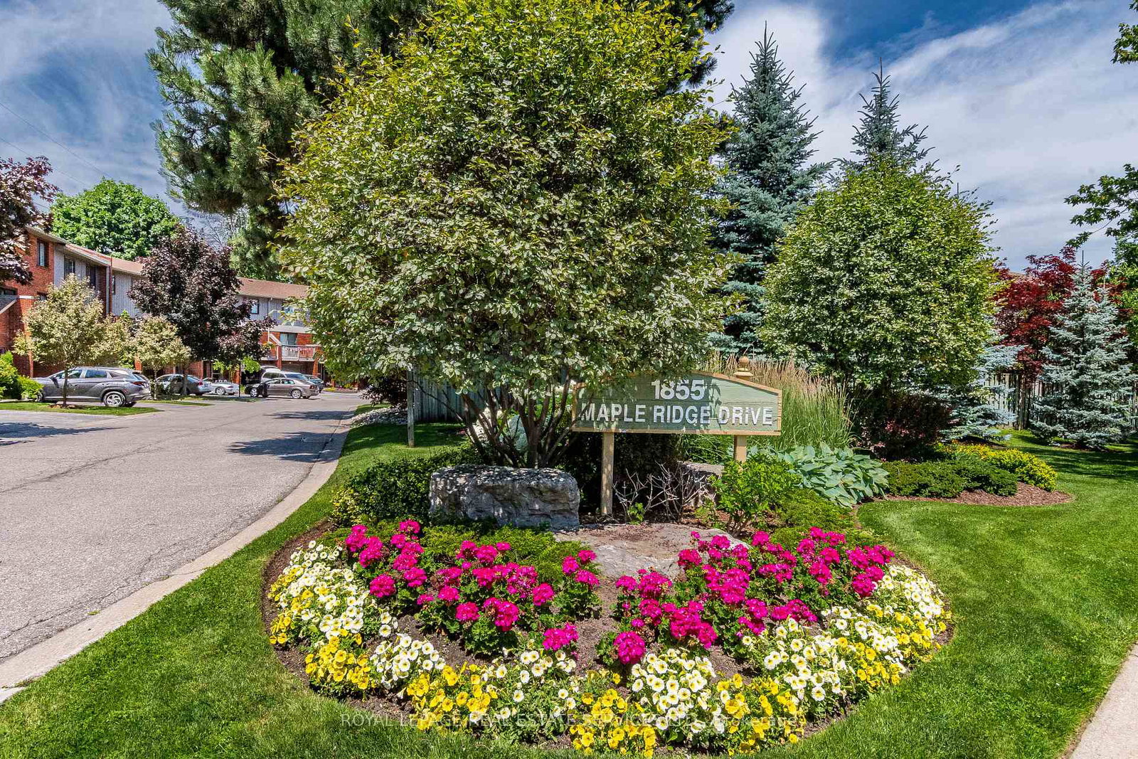 1855-maple-ridge-drive-mississauga-ontario-w13237728