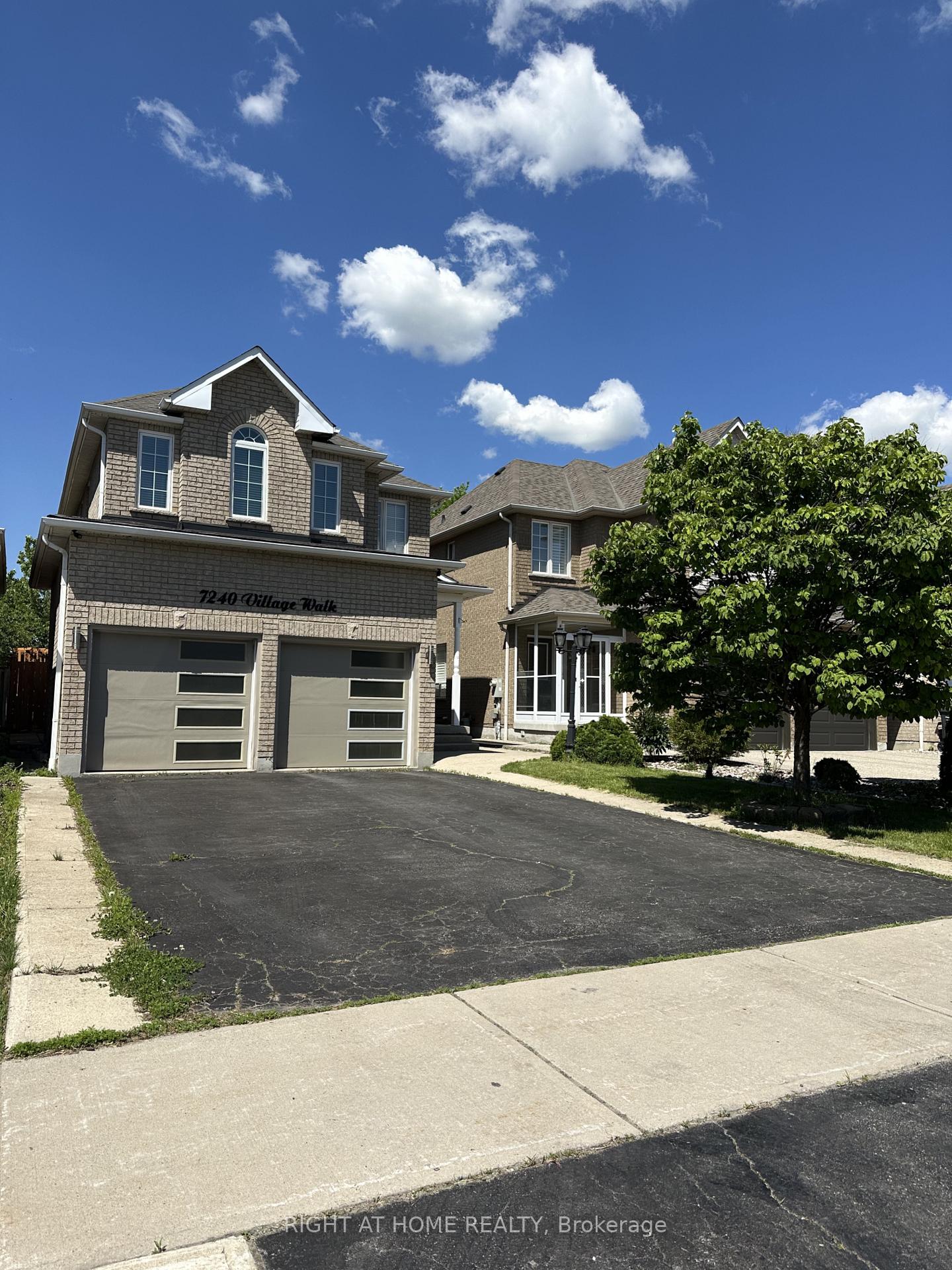 7240-village-walk-mississauga-ontario-w13237844