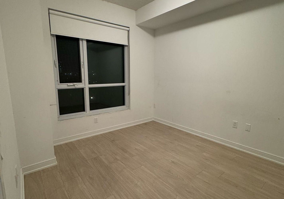 8-nahani-way-mississauga-ontario-w13237958
