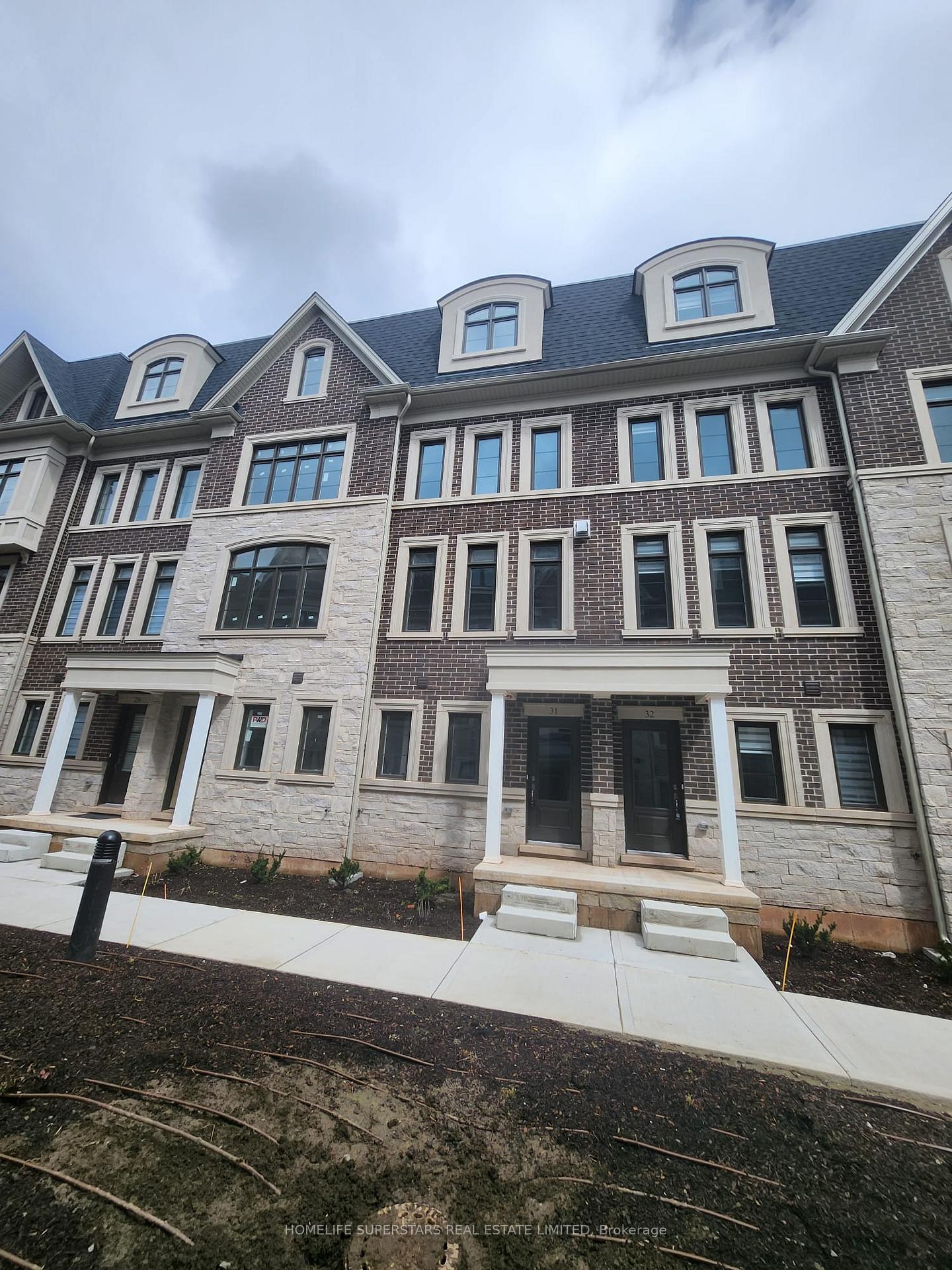 280-melody-common-e-oakville-ontario-w13238214