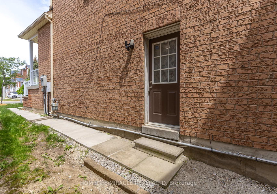 22-domenico-crescent-brampton-ontario-w13238540