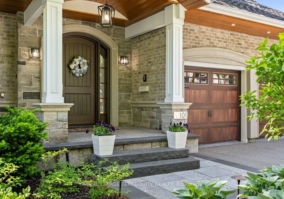 101-chestnut-hills-parkway-etobicoke-ontario-w13238852