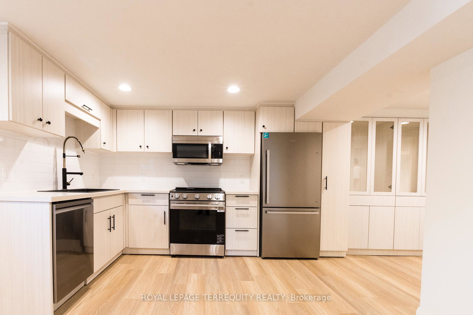 23-decarie-circle-etobicoke-ontario-w13238862