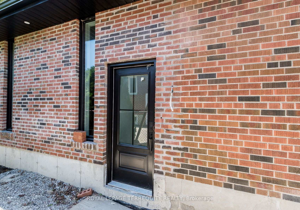 23-decarie-circle-etobicoke-ontario-w13238862