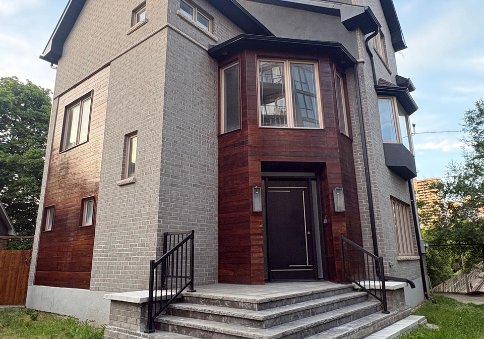 17-kennedy-park-road-toronto-ontario-w13238948