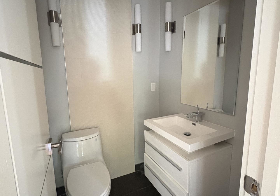 17-kennedy-park-road-toronto-ontario-w13238948